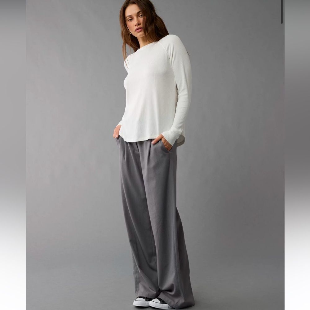 AE XS-S White Crewneck Soft Plush Ribbed Long Sleeve Tee